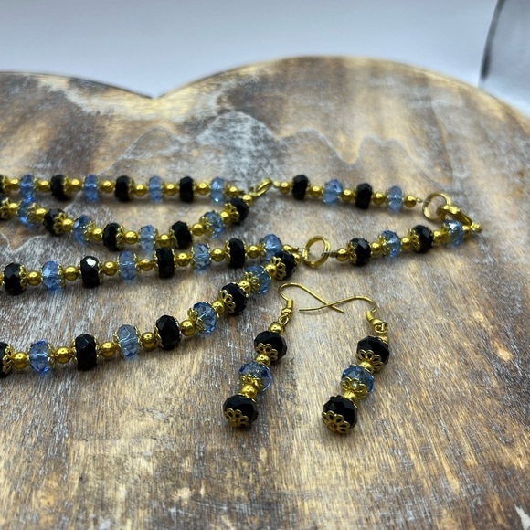 Necklace and Earrings Set Blue and Black Sparkling Beads Gold Tone Layered - Picture 13 of 14